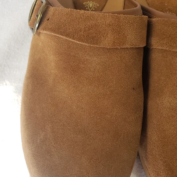 M&C Womens Brown Tan Clogs Suede Size 39 (US 8.5) Made In Spain Buckle Wood Heel - Picture 10 of 15